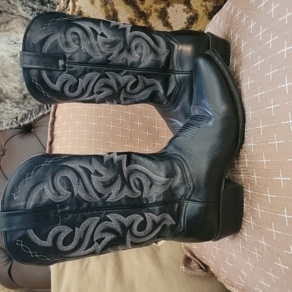 Dan Post Black Western Cowboy Boots with Decorative Stitching - Picture 4 of 11